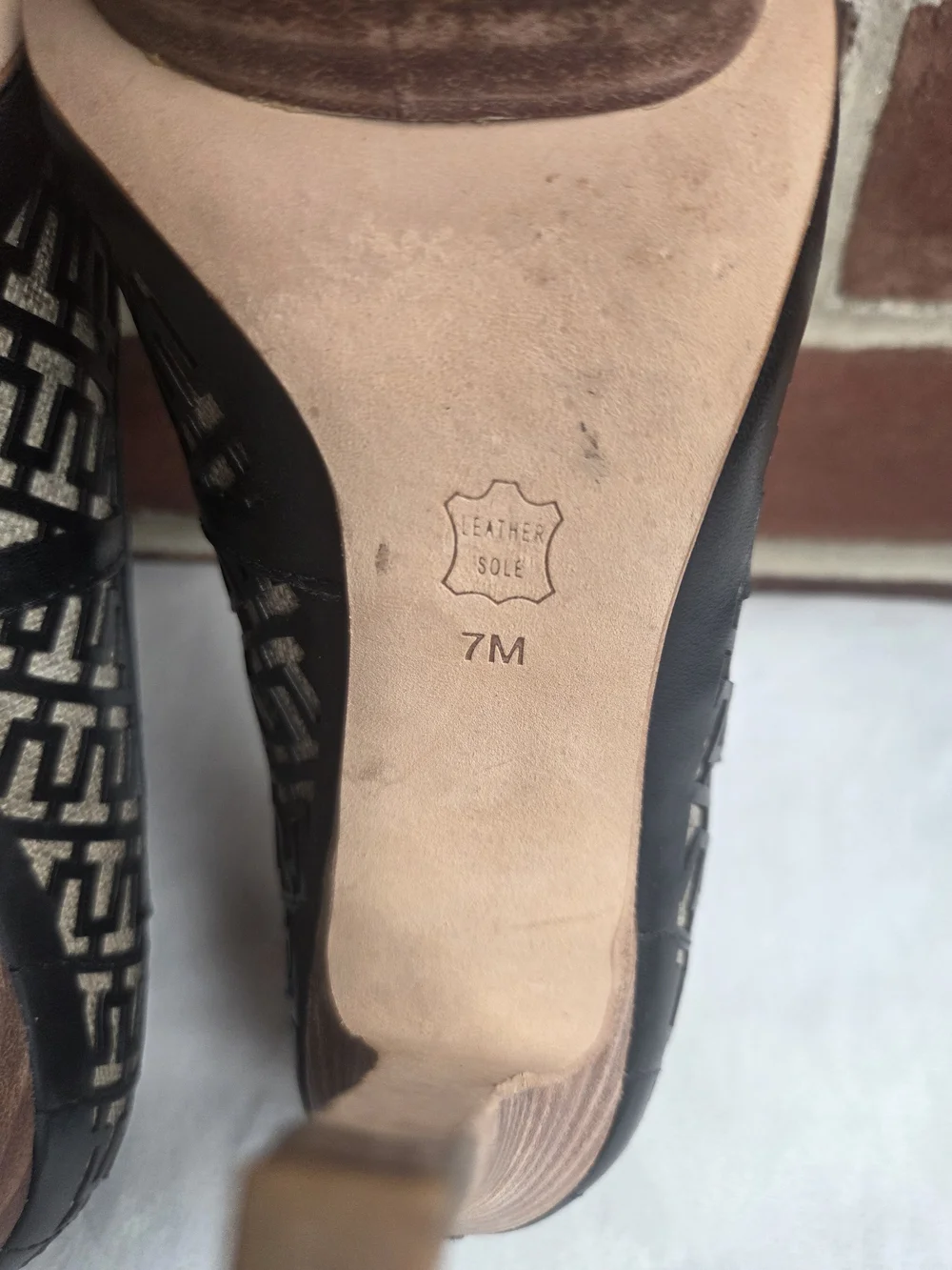 Tory Burch Black Monogram Peep Toe Leather Heels Size 7M